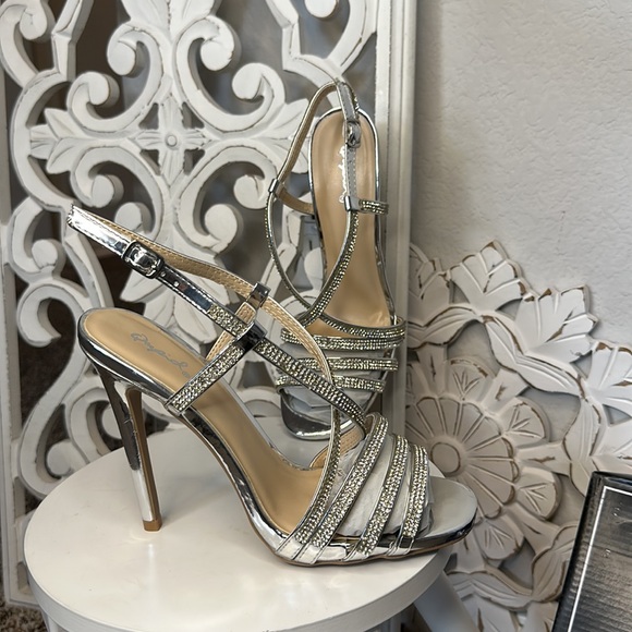 New Women Qupid silver Nubuck Peep Toe Criss Cross Rhinestone heel BRAND NEW! - Picture 5 of 9